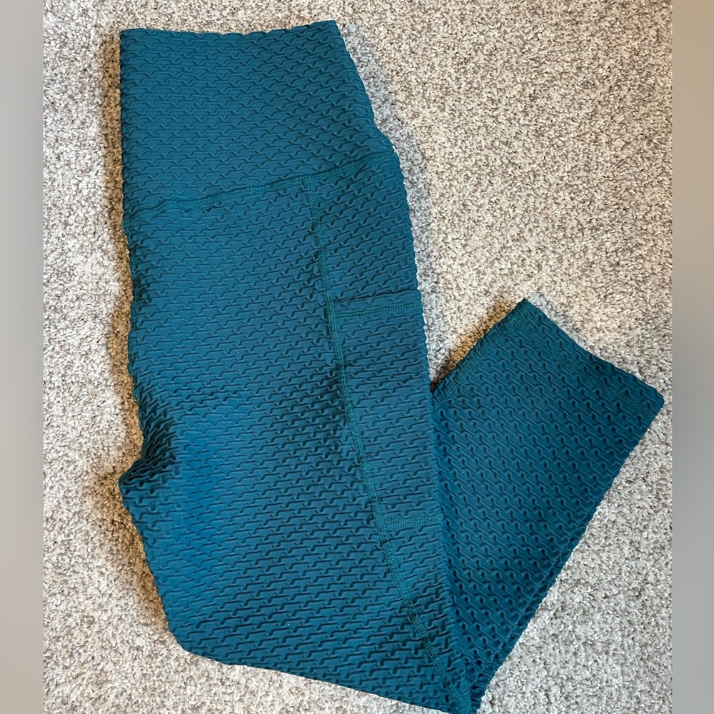 Constantly Varied Gear CVG Armor Capris - MEDIUM